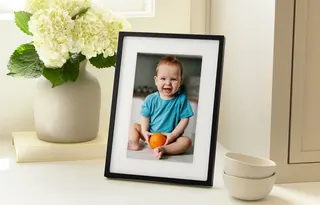 Skylight Frame 2 10" Touchscreen Digital Photo Frame